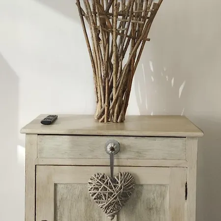 Les Hortensias Roses Duplex Apartment